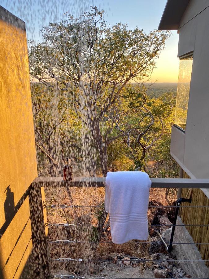 Kifaru Luxury Lodge Outjo Bagian luar foto